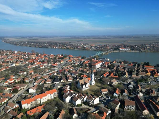 Szerb kolostortemplom